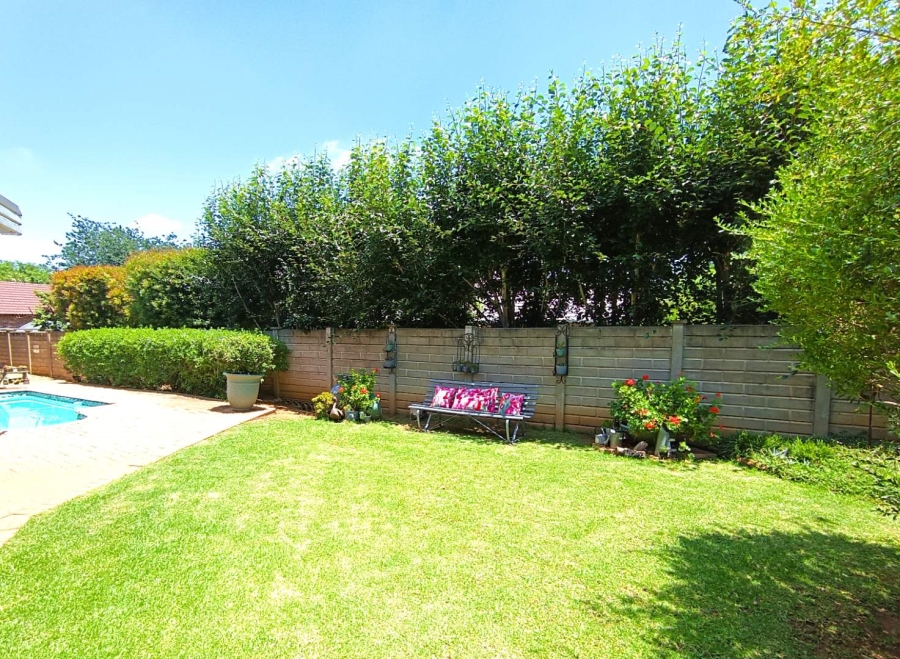 5 Bedroom Property for Sale in Langenhovenpark Free State